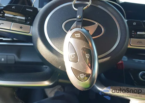 2024 Hyundai Elantra Sel z USA, uszkodzony, nr VIN KMHLS4DG0RU704237